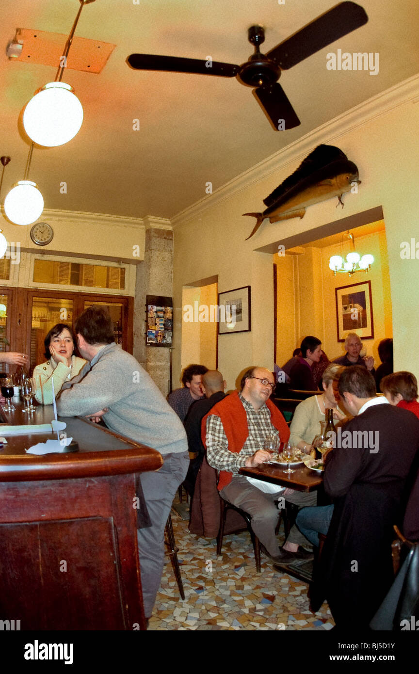 PARIS, France, Adults Eating Meals, Drinking WIne, inside Wine Bar in