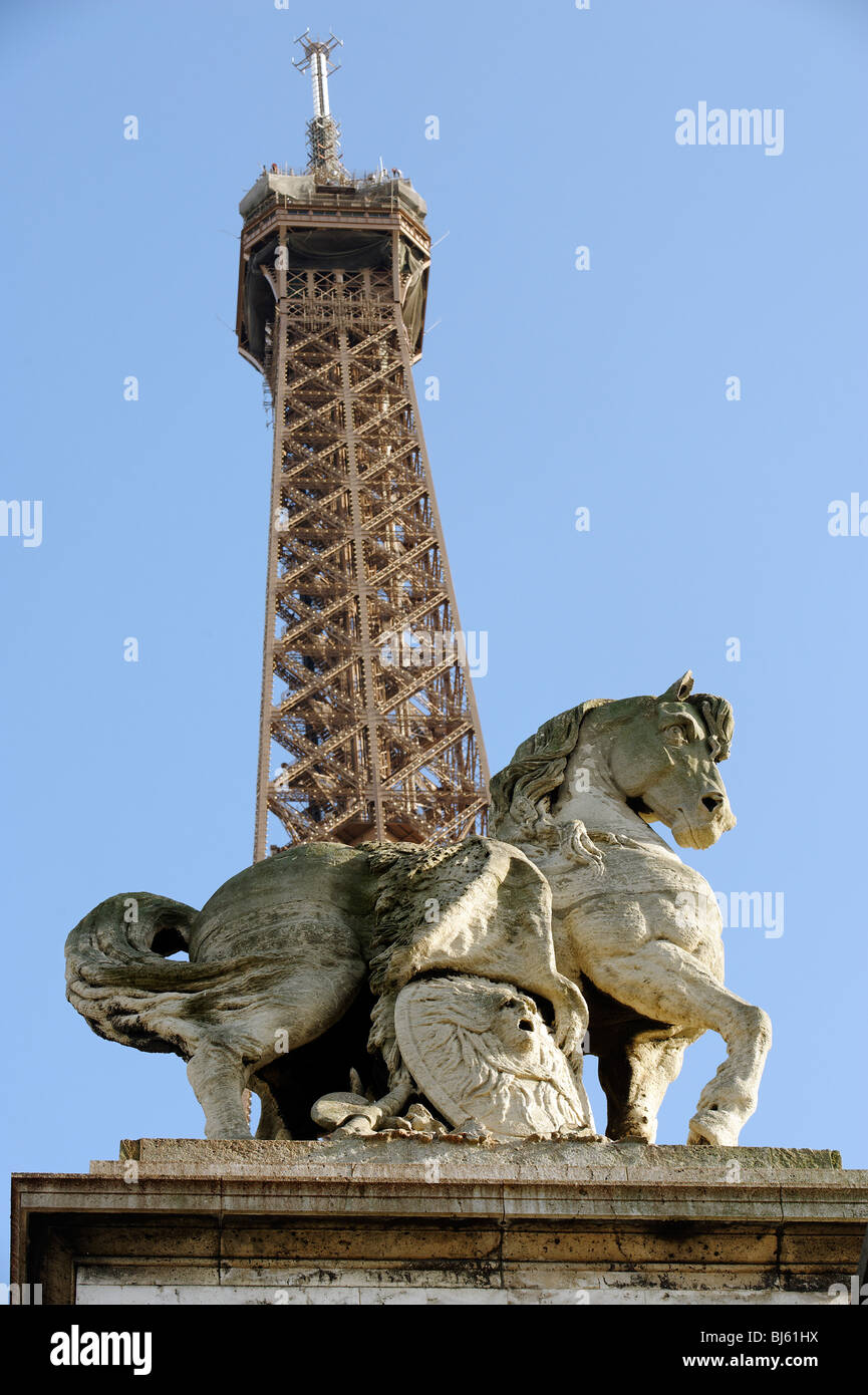 Eiffel tower horse hires stock photography and images Alamy