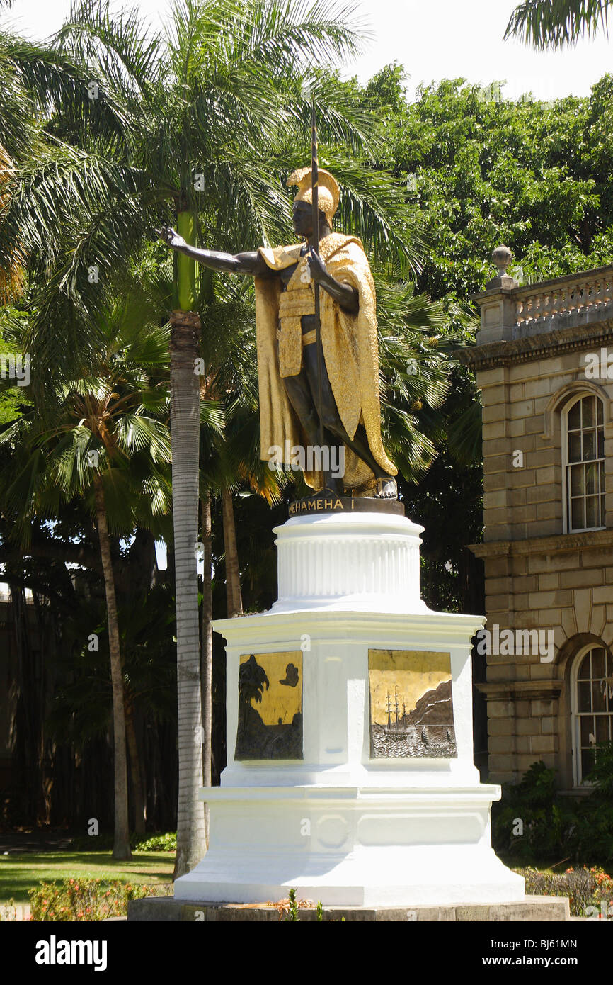 Statue of King Kamehameha in Downtown Honolulu, Hawaii Stock Photo - Alamy