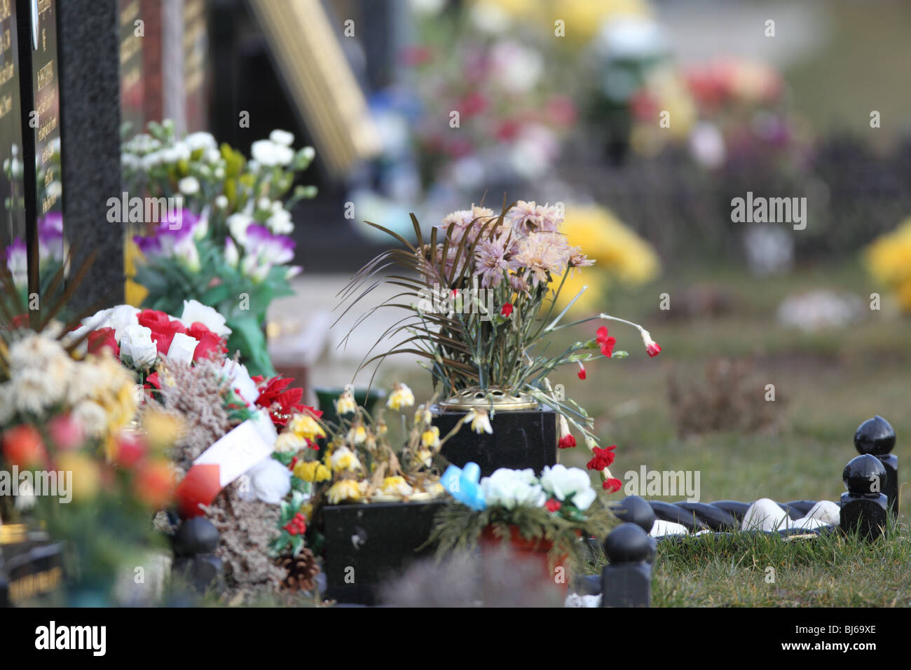 Cemetery headstones hi-res stock photography and images - Alamy