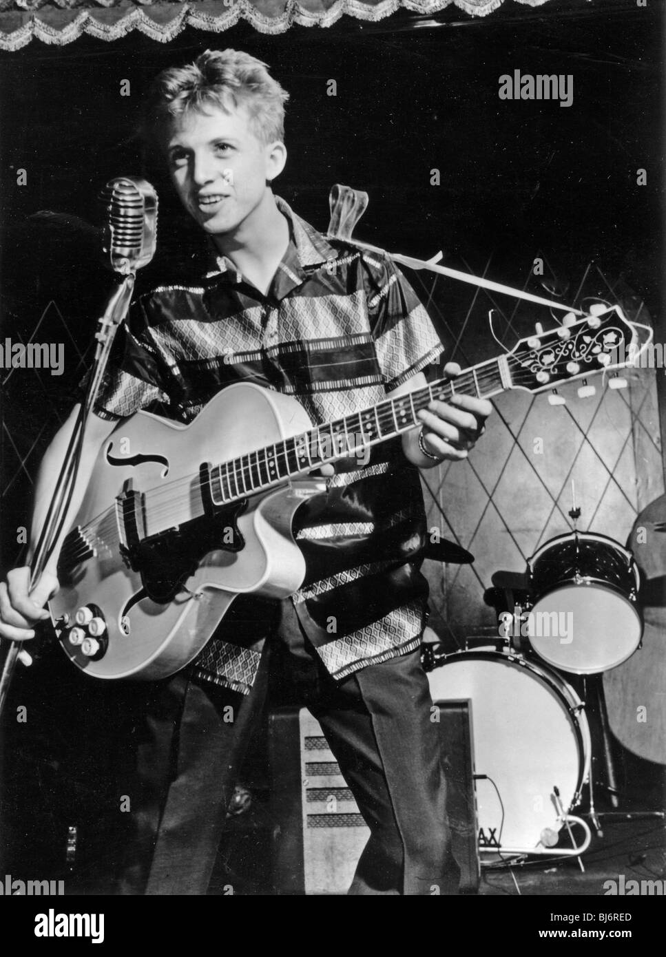 Tommy Steele 1957 Stock Photos & Tommy Steele 1957 Stock Images - Alamy