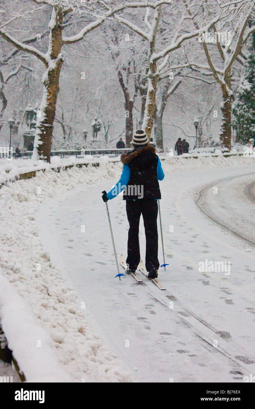 Cross country skiing in Central Park, New York City Stock Photo