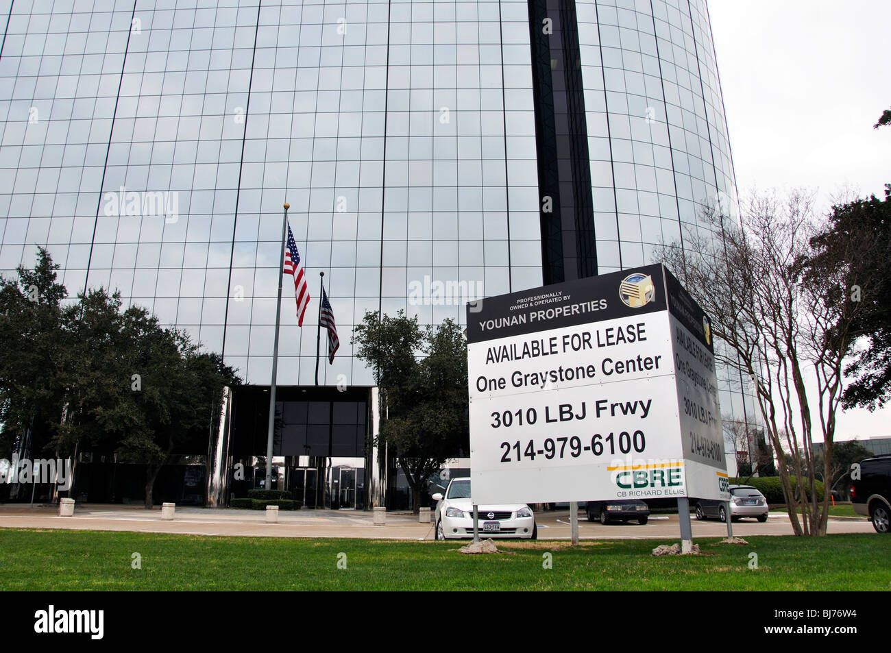 Office Rent Sign Office building lease sign hi-res stock photography and images - Alamy