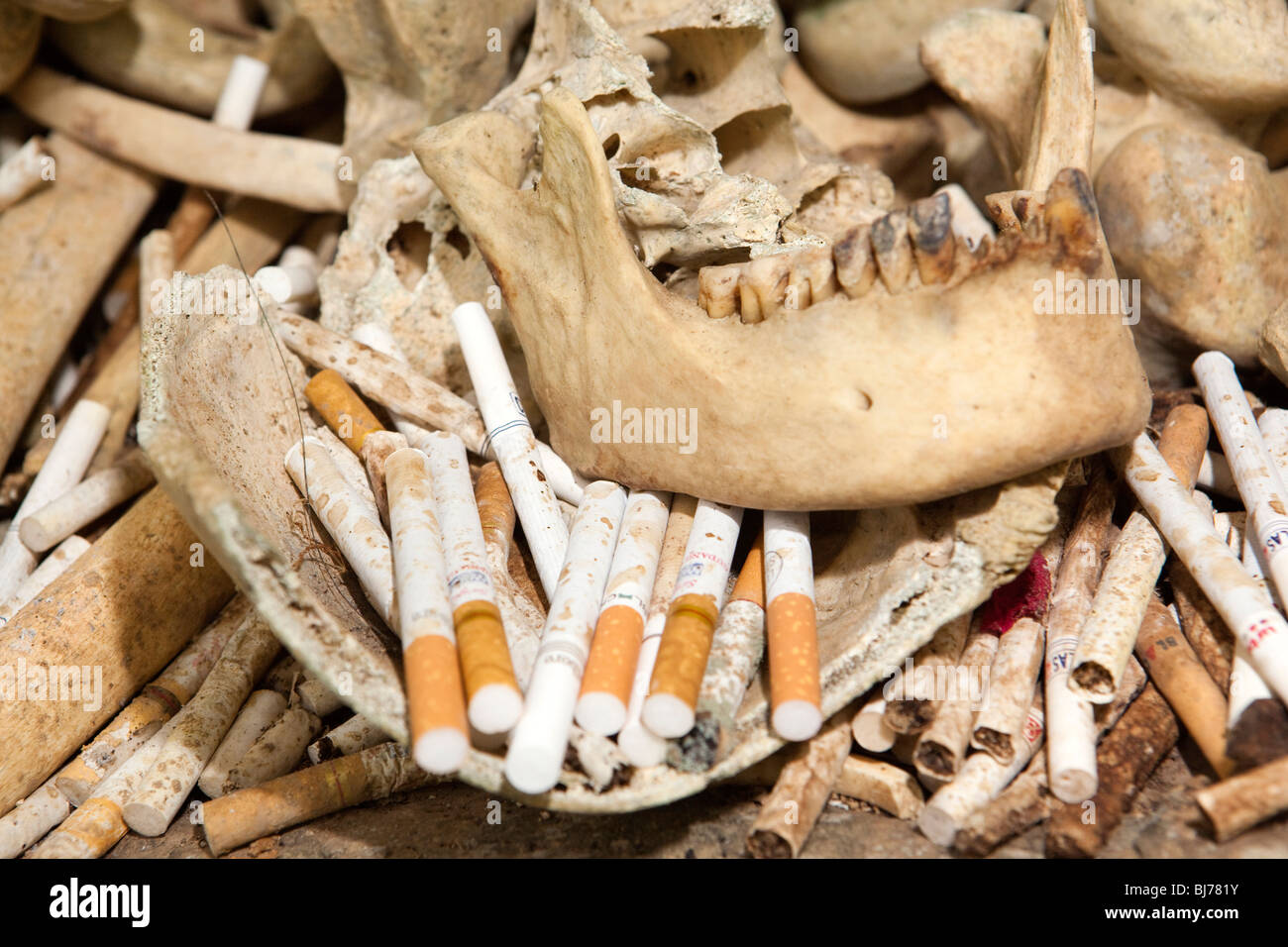 Broken bone cigarette hi-res stock photography and images