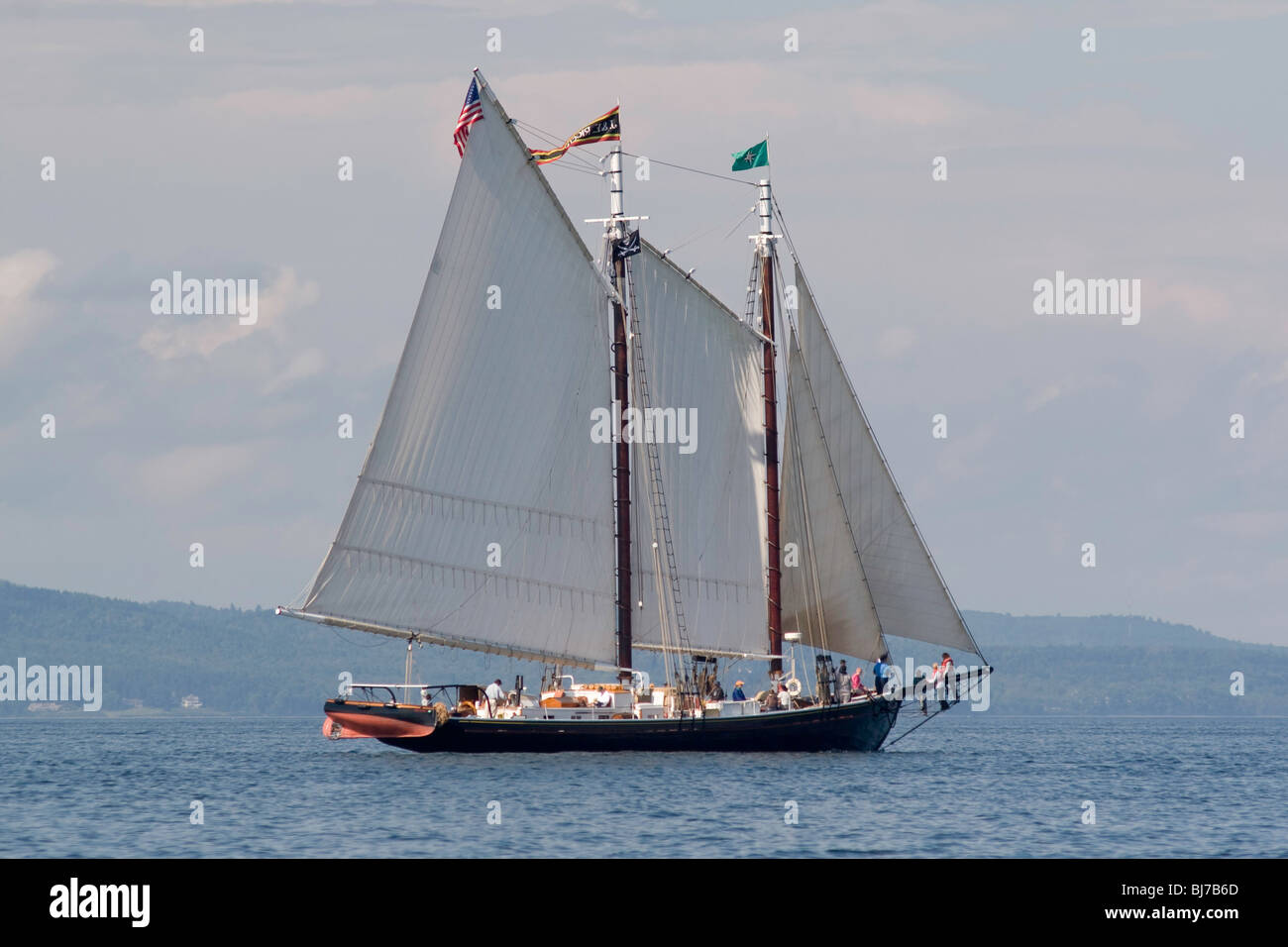 The Windjammer J&E RIGGIN under full sail in Penobscot Bay Stock Photo ...