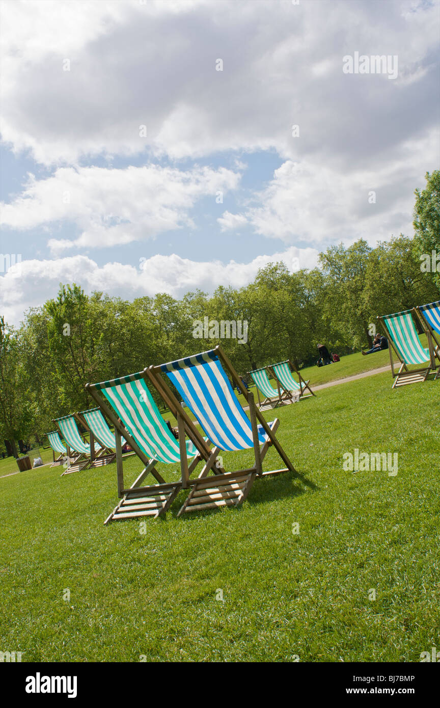 Deck chairs in st james park, london, uk Stock Photo - Alamy