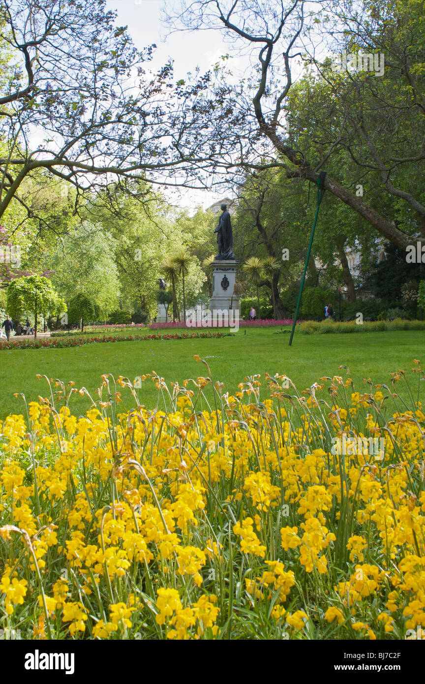 Whitehall gardens London Stock Photo Alamy