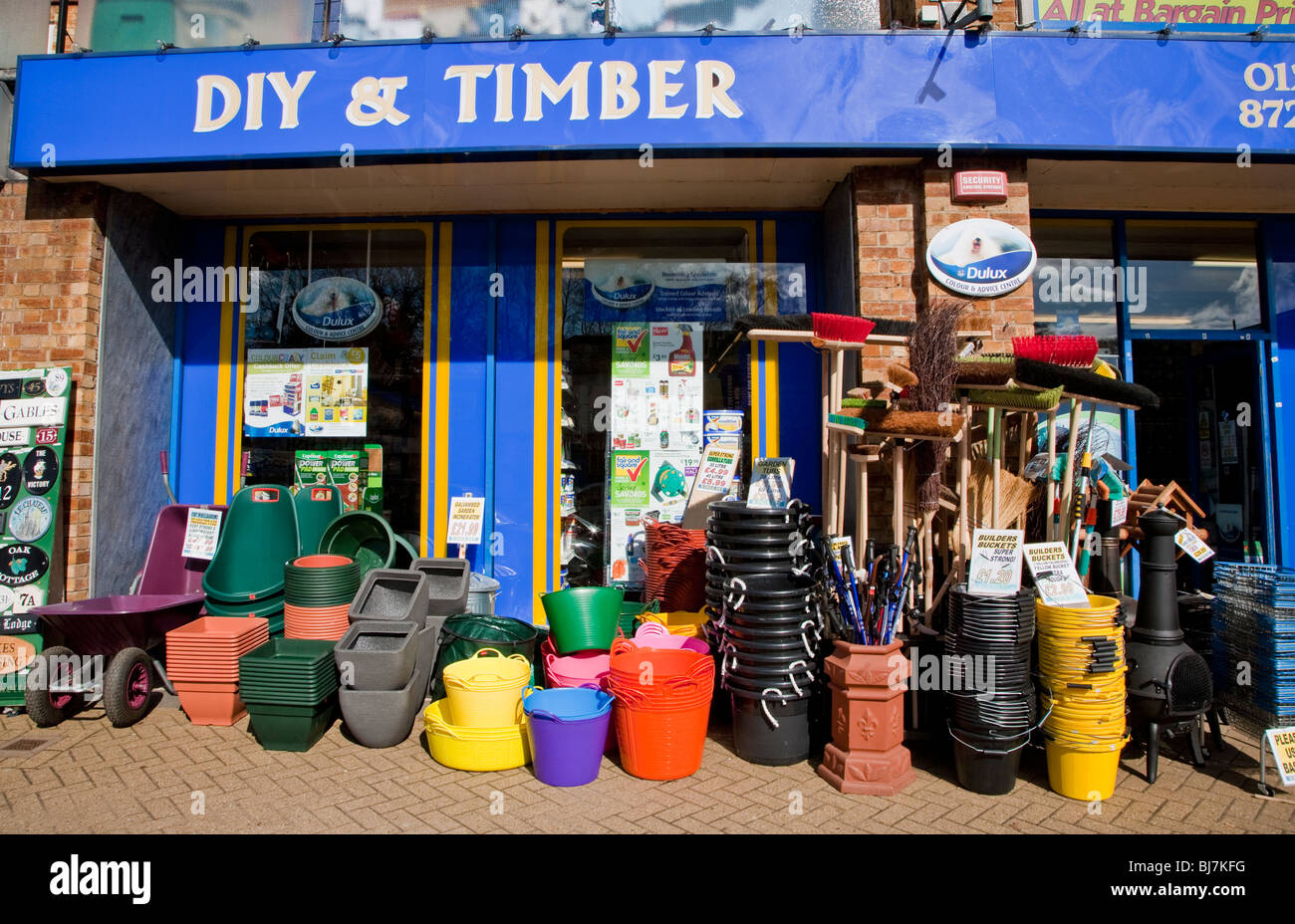 Independent hardware, DIY and timber shop Stock Photo Alamy