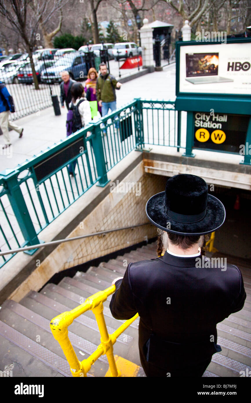 Hasidic Jewish man in Manhattan, New York City Stock Photo