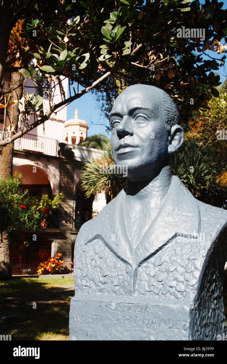 Statue of local artist, Néstor Martin Fernandez de la Torre (18871938), in Las Palmas, Gran Statue of local artist, Néstor Martin Fernandez de la Torre (18871938), in Las Palmas, Gran