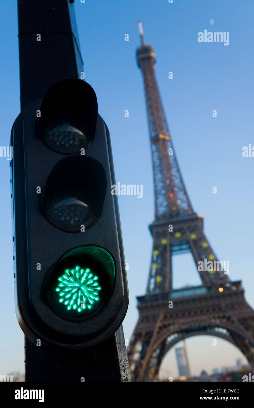 SIGNALING THE FRENCH: