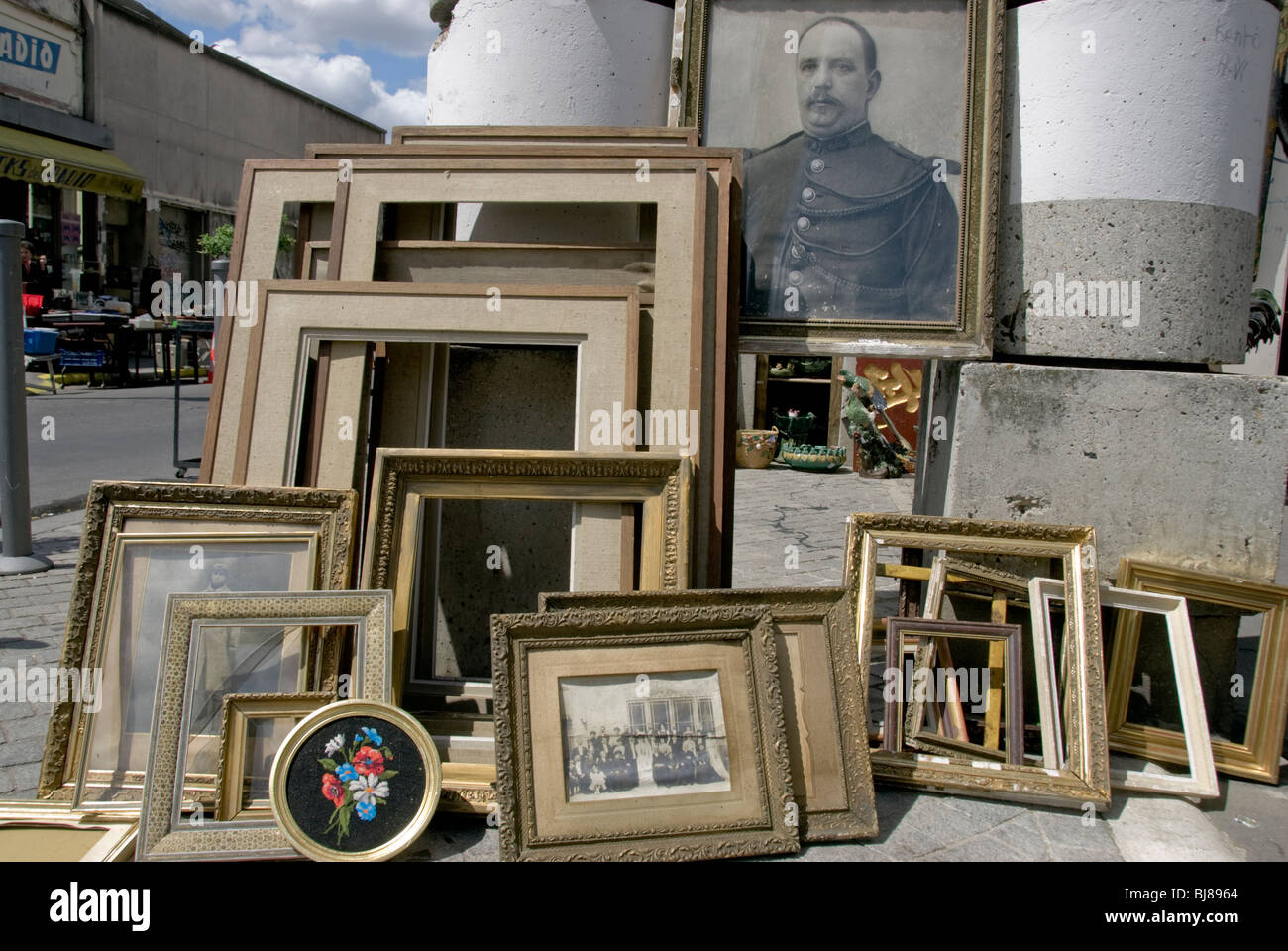 Old pictures frames store hires stock photography and images Alamy