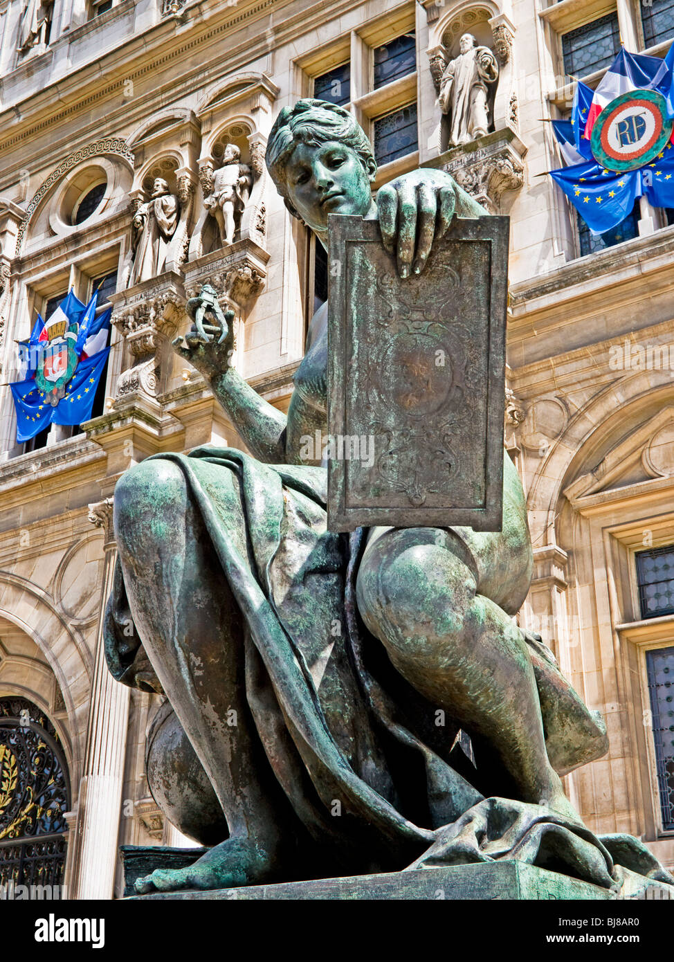 Statue of La Science in front of the Hotel de Ville in Paris Stock ...
