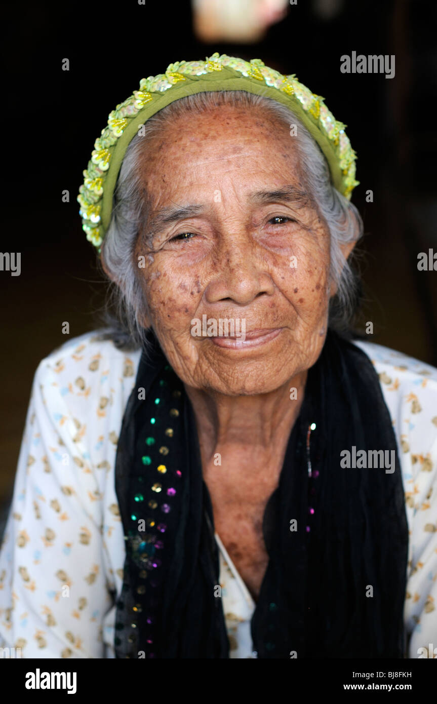 Dignified older woman hi-res stock photography and images - Alamy