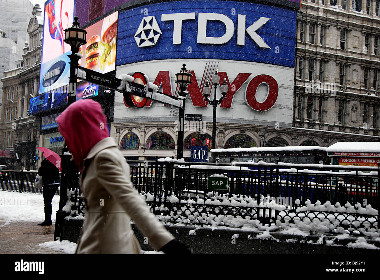 Life         Tis snowing in Piccadilly Circus, London Stock Photo