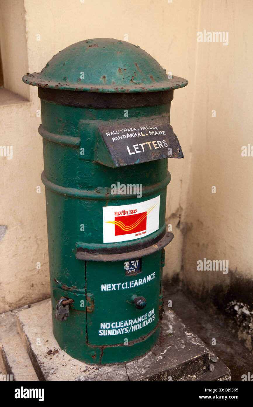 India, Kerala, Mahe (Pondicherry) Union Territory, green Indian Post local addresses letter box Stock Photo