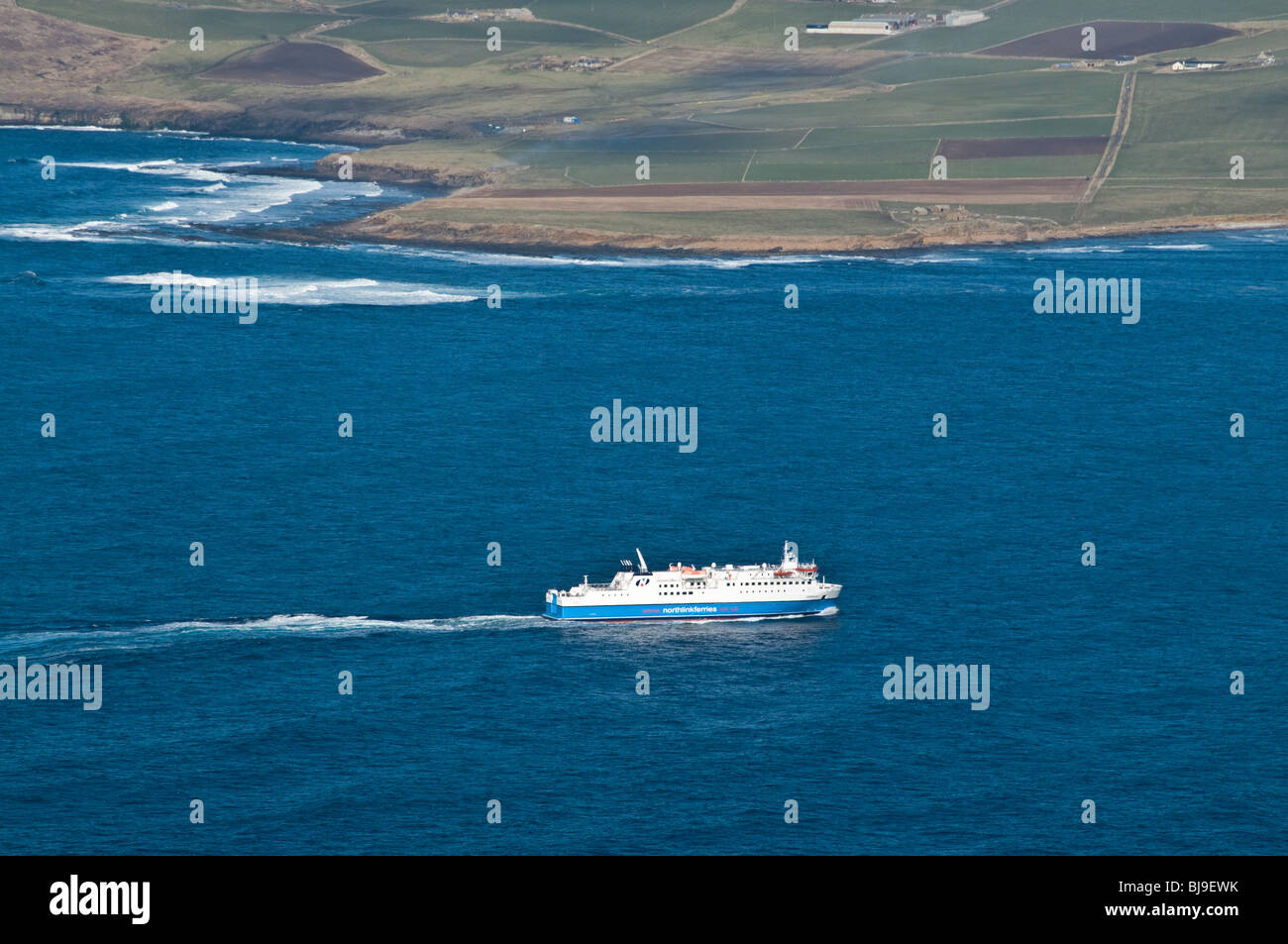 dh  HOY  SOUND ORKNEY Northlink ferries MV Hamnavoe ferry from Cuilags Hoy Hills Stock Photo