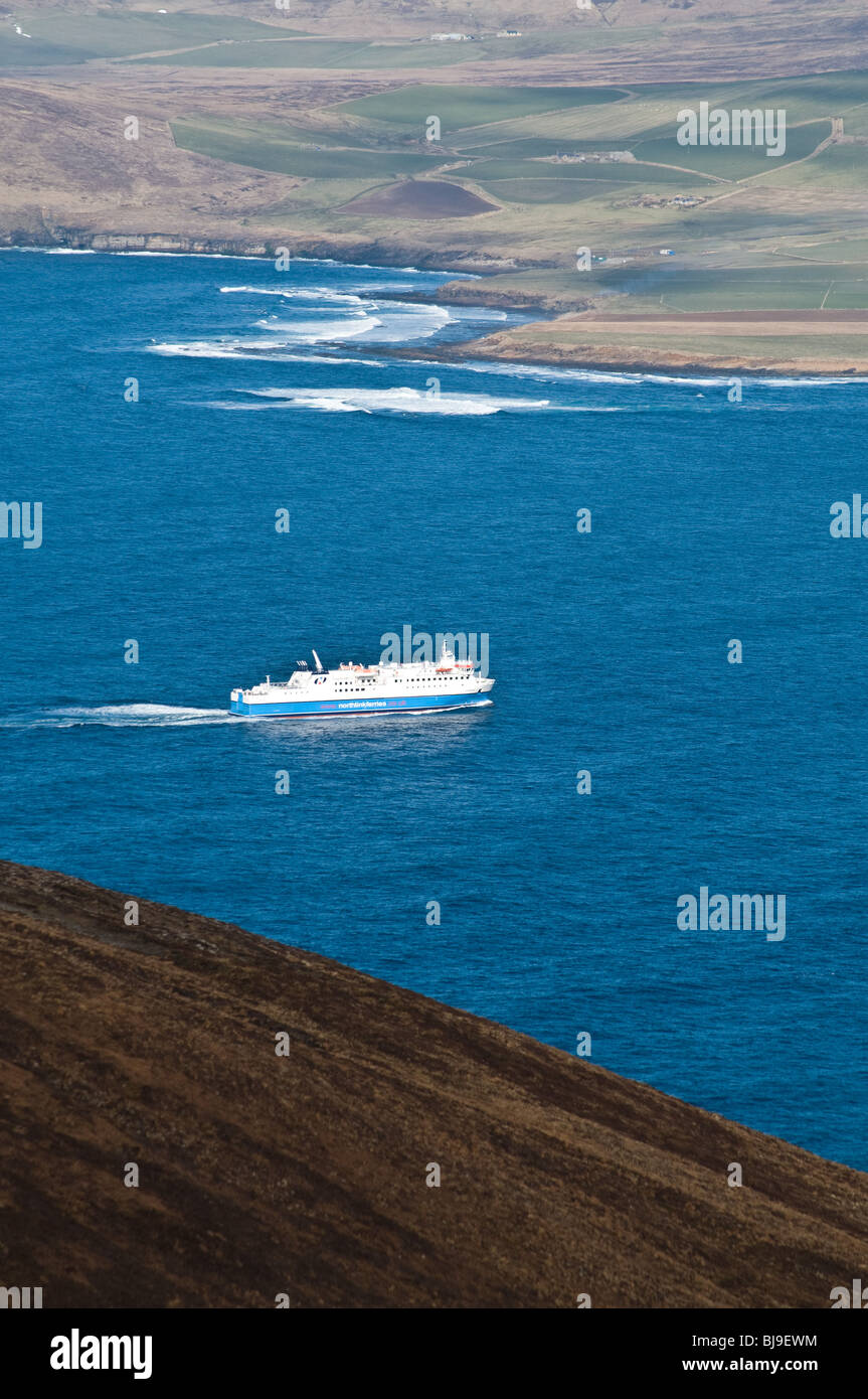 dh HOY SOUND ORKNEY Northlink ferries MV Hamnavoe ferry from Cuilags Hoy Hills Stock Photo