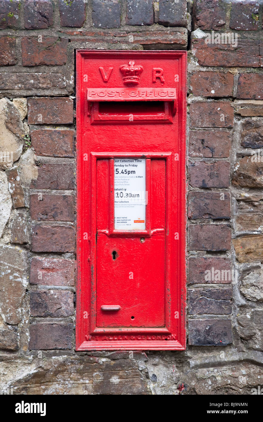 Victorian wall letter box, Rye, Sussex Stock Photo