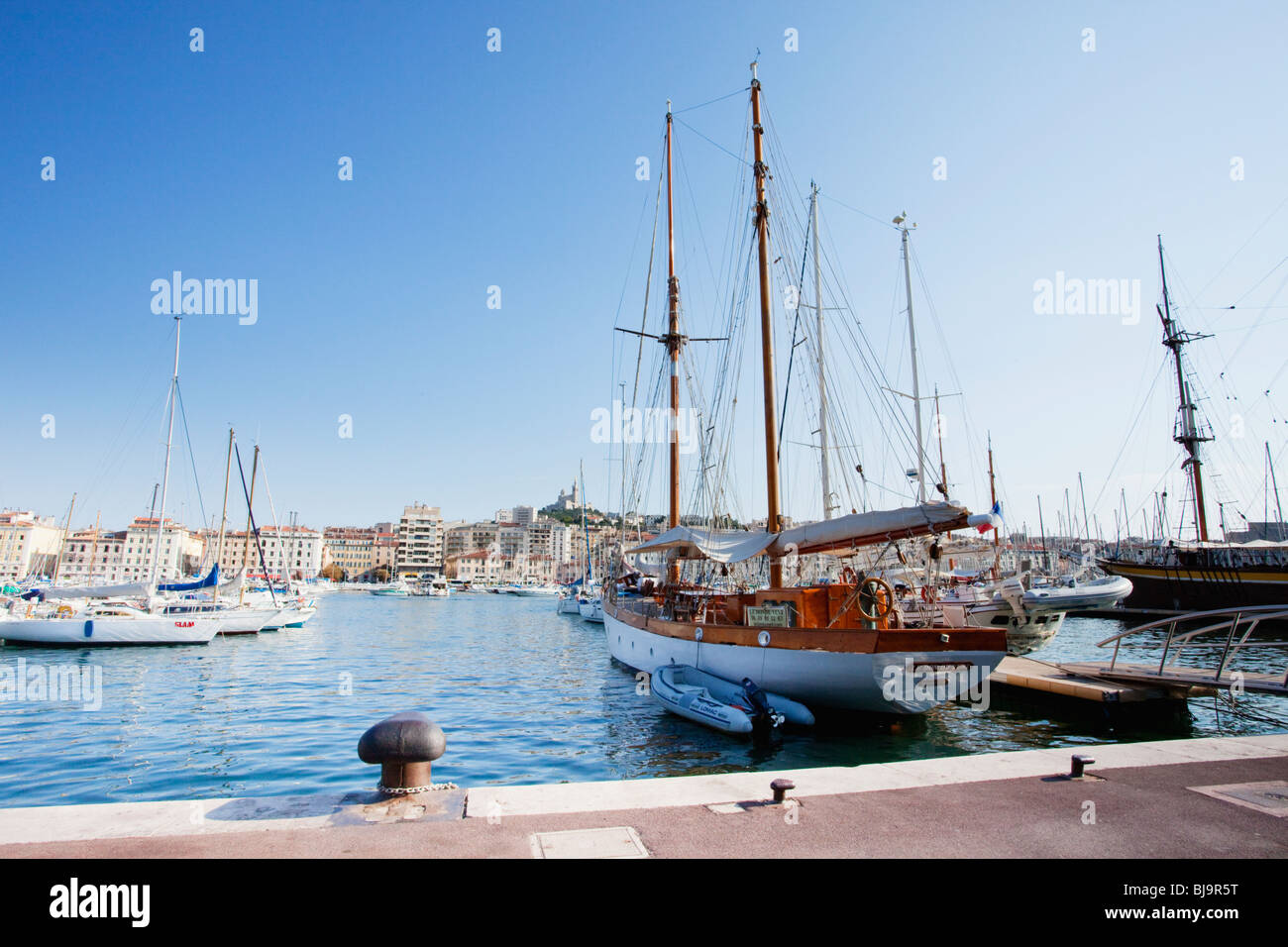 Ships in port Stock Photo - Alamy