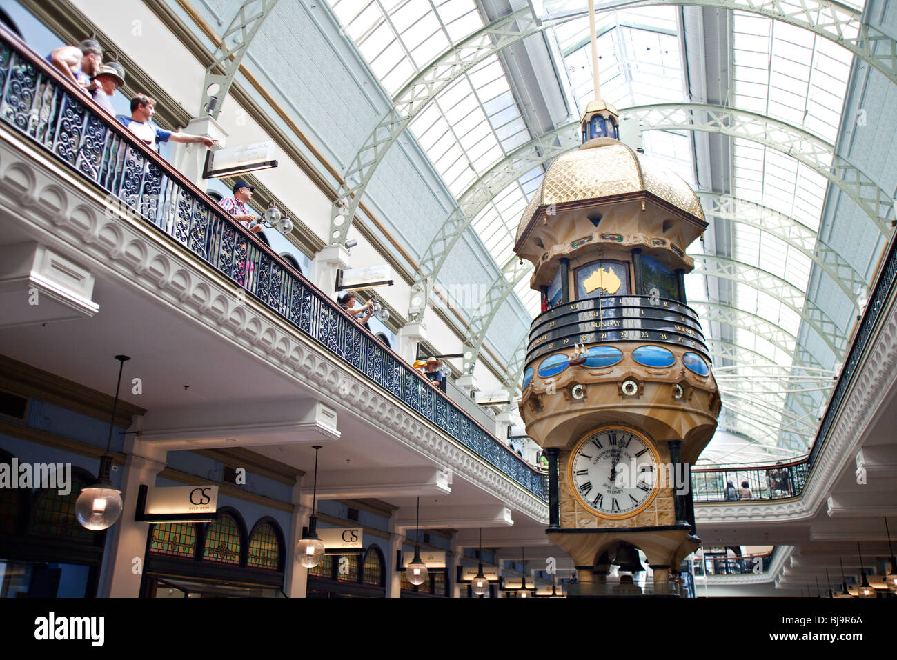 Hanging clock in shopping mall hires stock photography and images Alamy