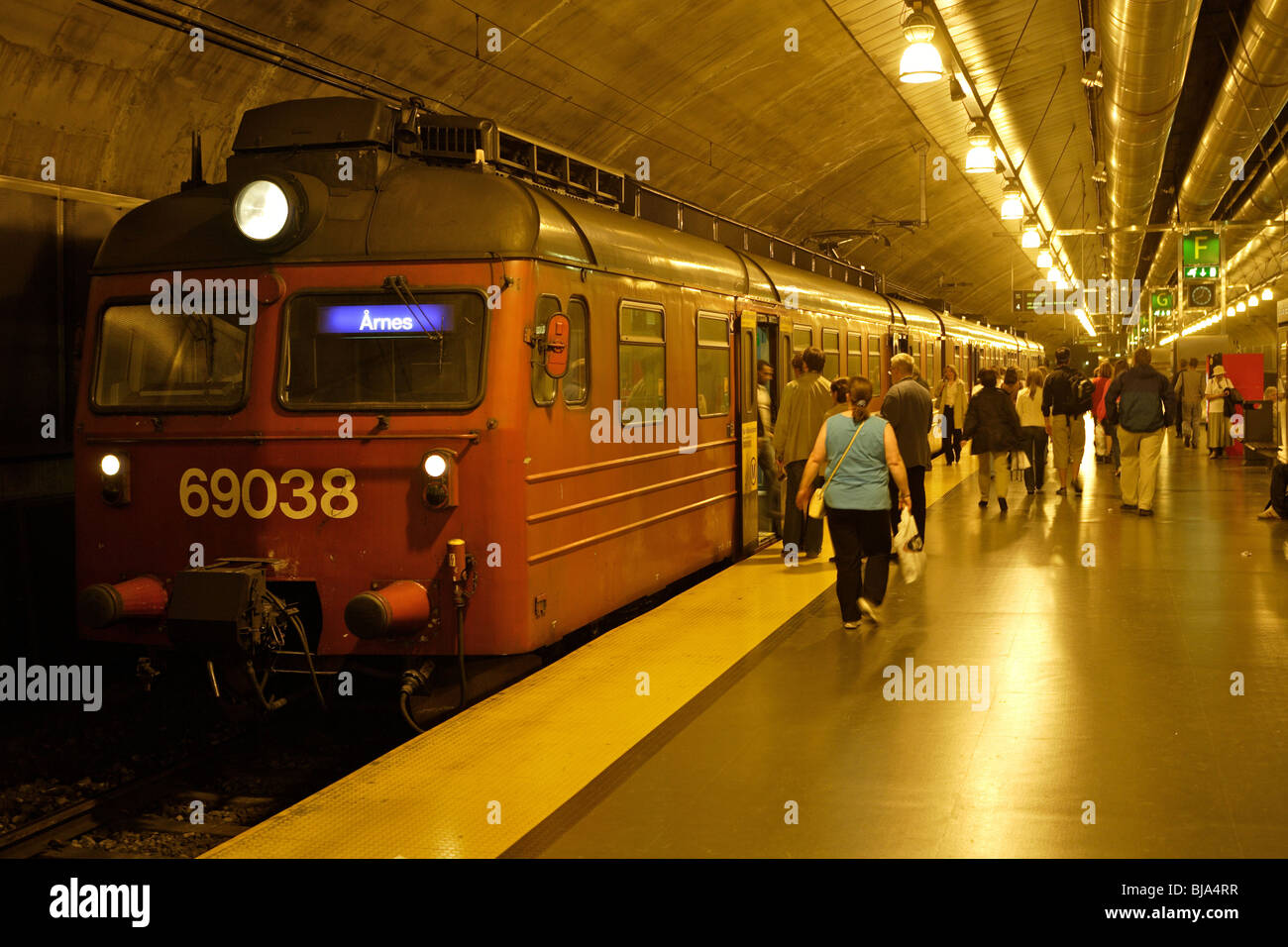 Commuter Rail Station In Oslo Norway Downtown Portion Is Underground Outlying Portions Are Above Ground Stock Photo Alamy Commuter Rail Station In Oslo Norway Downtown Portion Is Underground Outlying Portions Are Above Ground Stock Photo Alamy