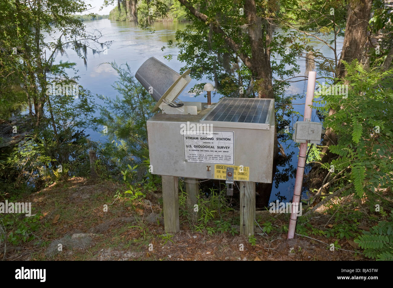 stream gaging station U.S. Government Geological survey along the