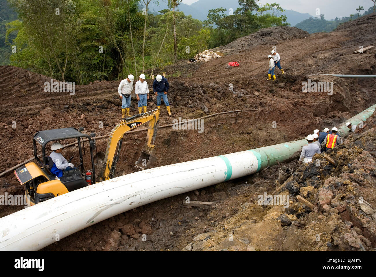 Repairing an oil pipeline in the Ecuadorian Amazon Stock Photo