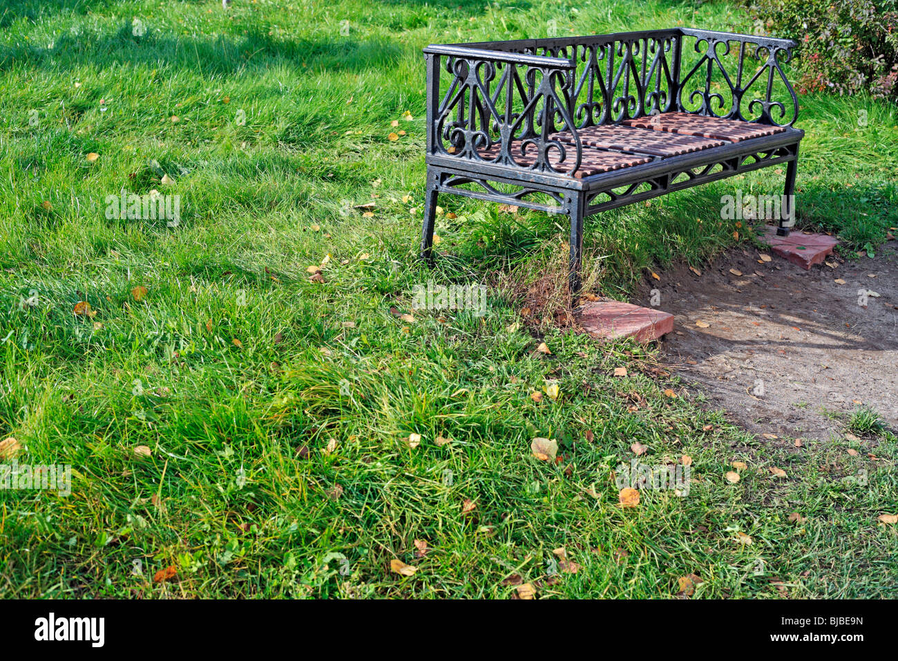 Cast iron garden bench hires stock photography and images Alamy