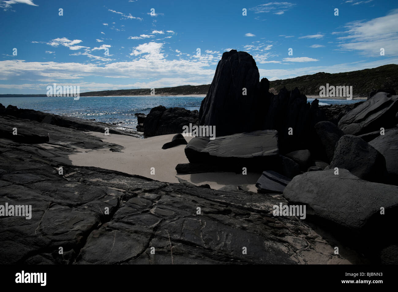 Black rocks hi-res stock photography and images - Alamy
