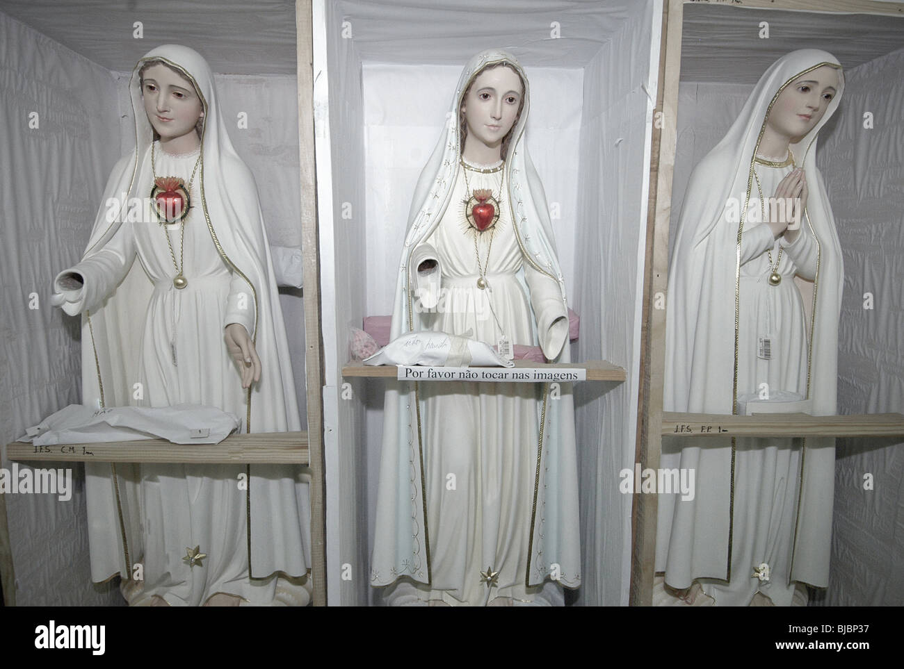 Statues Of The Virgin Mary High Resolution Stock Photography and Images ...