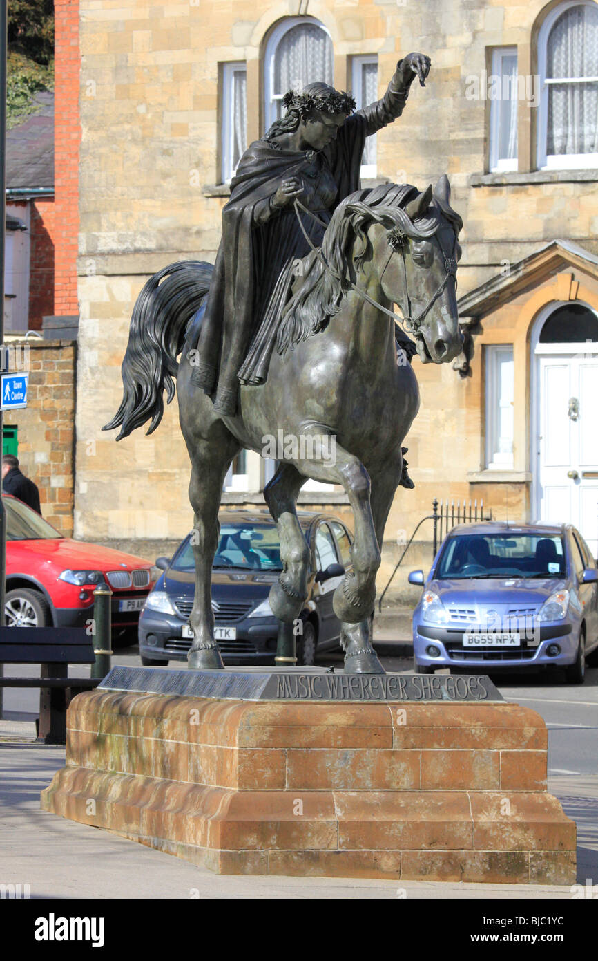 "Ride a cock horse to Banbury Cross" banbury town centre high street