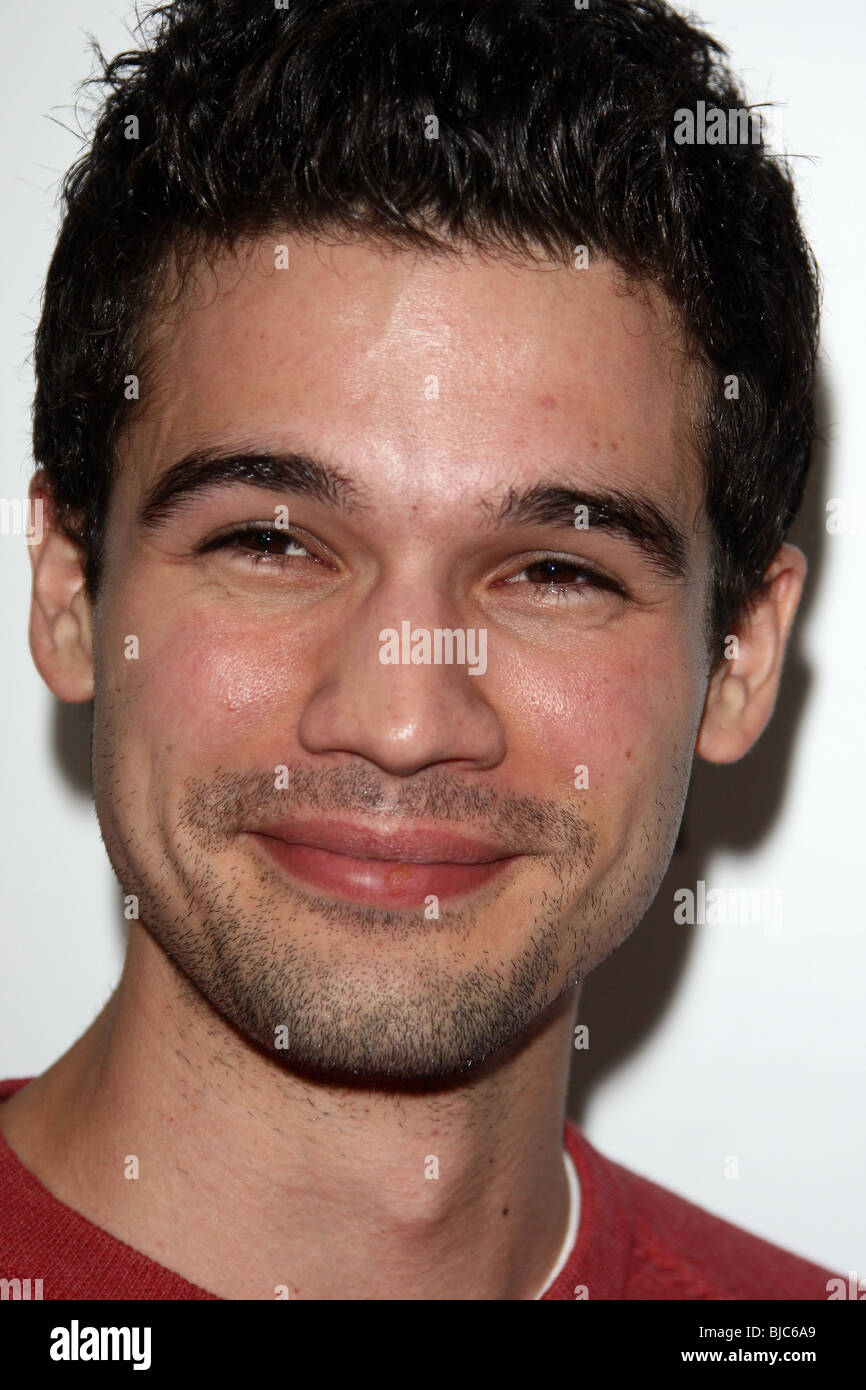 STEVEN STRAIT CITY ISLAND LOS ANGELES PREMIERE LOS ANGELES CA USA 14