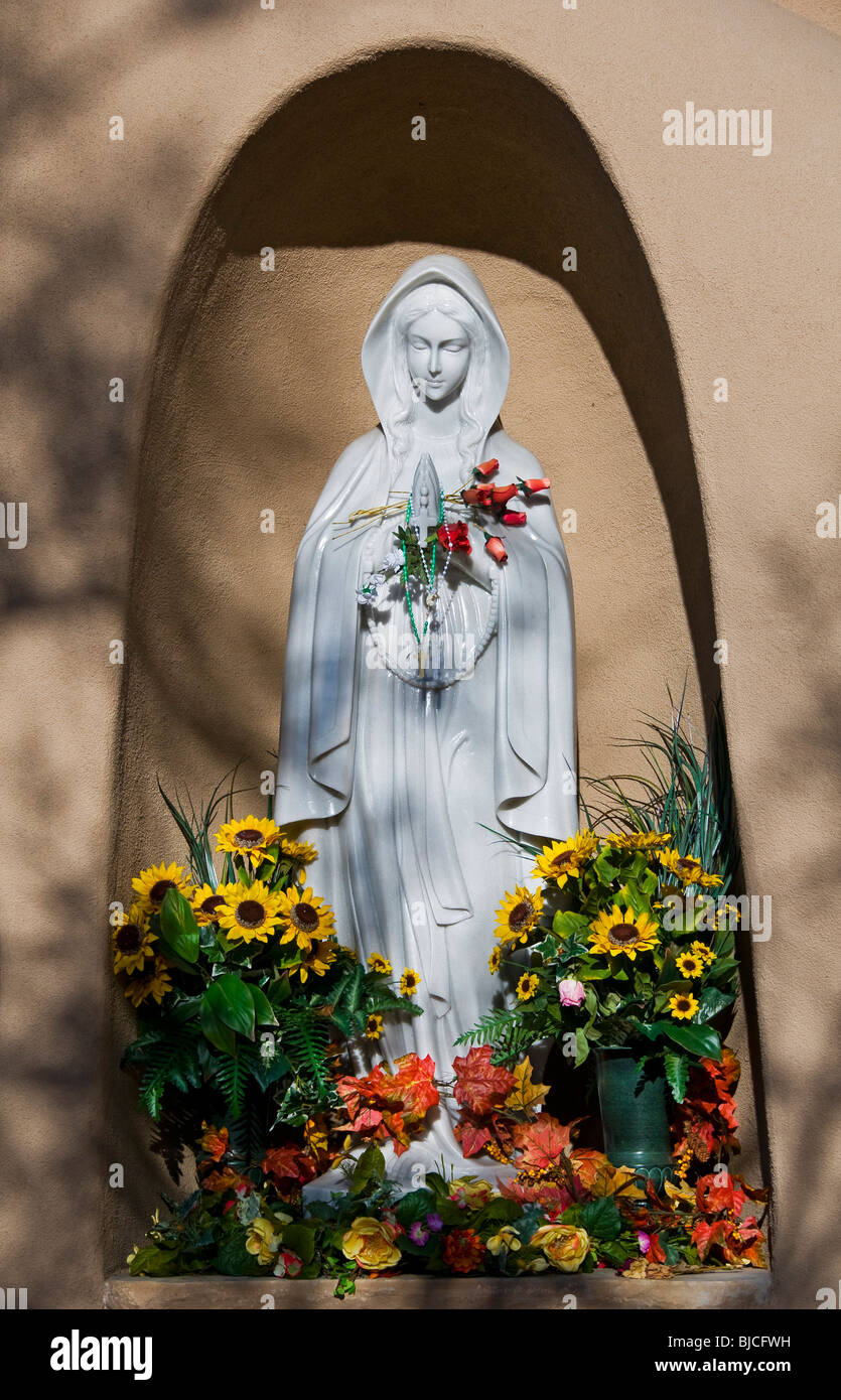 Virgin mary statue guadalupe mexico hires stock photography and images