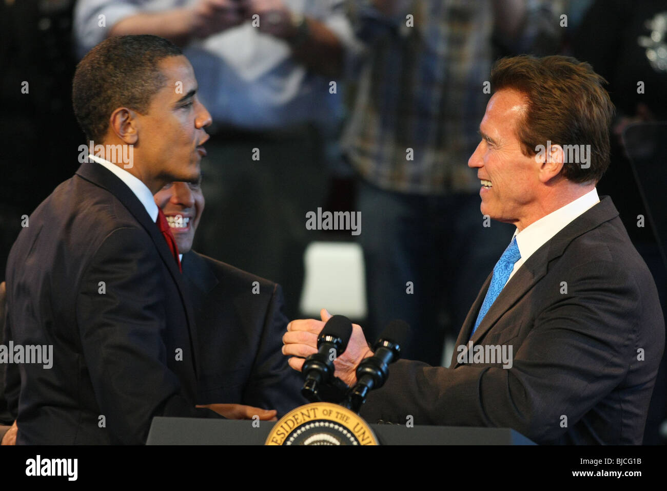 BARACK OBAMA ARNOLD SCHWARZENEGGER PRESIDENT OF U.S.A & GOVERNOR 19 March 2009 DOWNTOWN LOS ANGELES CA USA Stock Photo