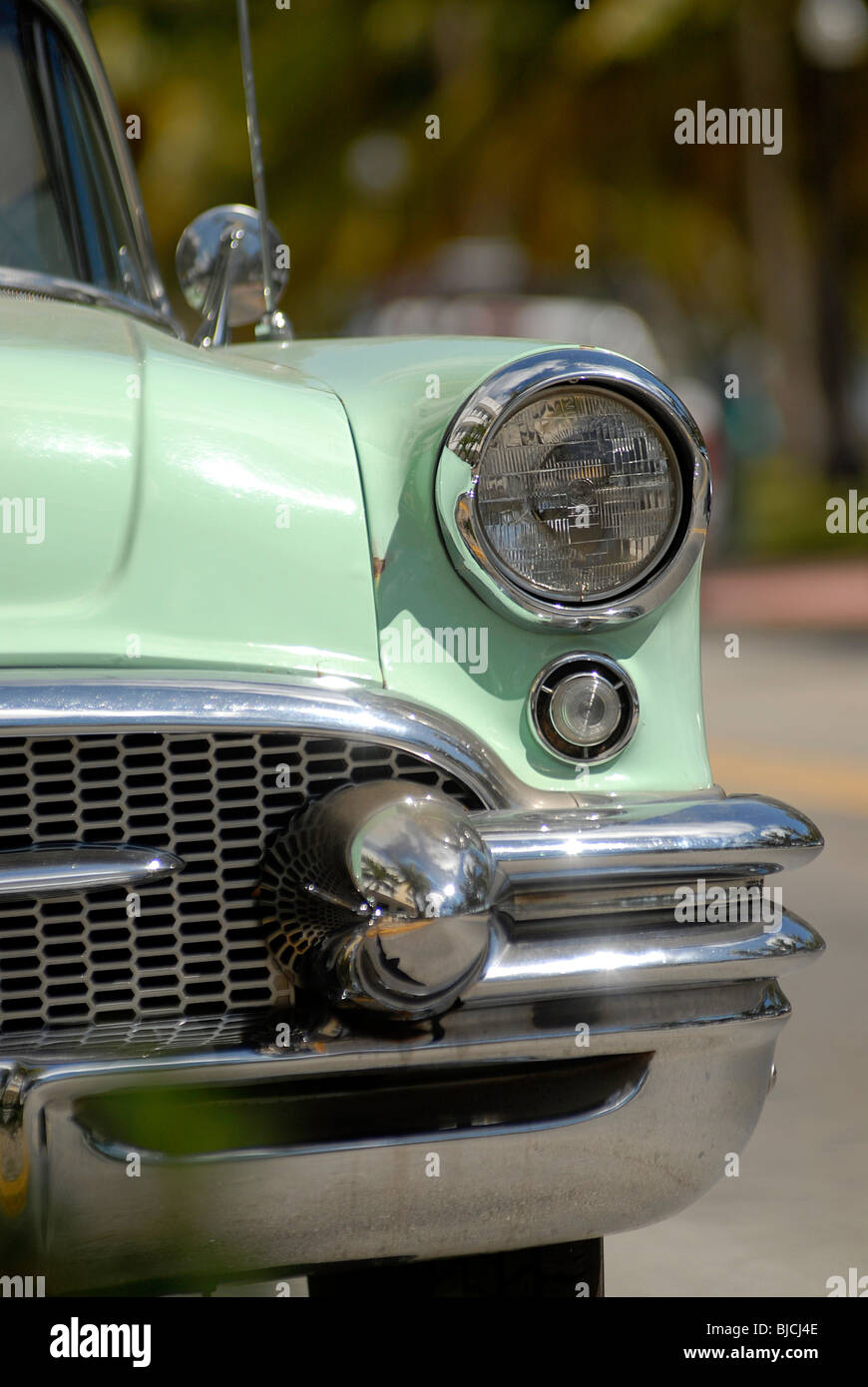 DETAIL OF 1950'S BUICK, ON OCEAN DRIVE, BY SOUTH BEACH, MIAMI. Stock Photo