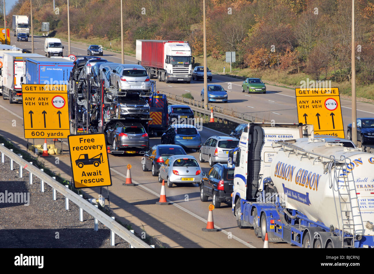 Breakdown in outside lane of motorway hires stock photography and
