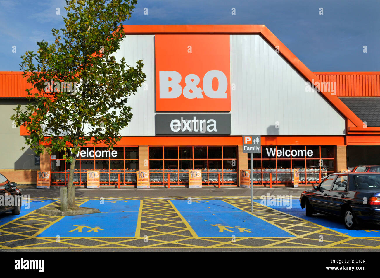 B&Q extra warehouse store and family free car parking facilities Stock