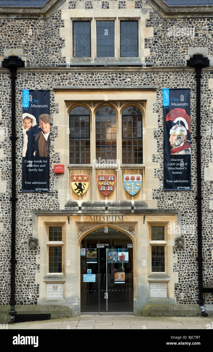 Historic city of winchester hi-res stock photography and images - Alamy