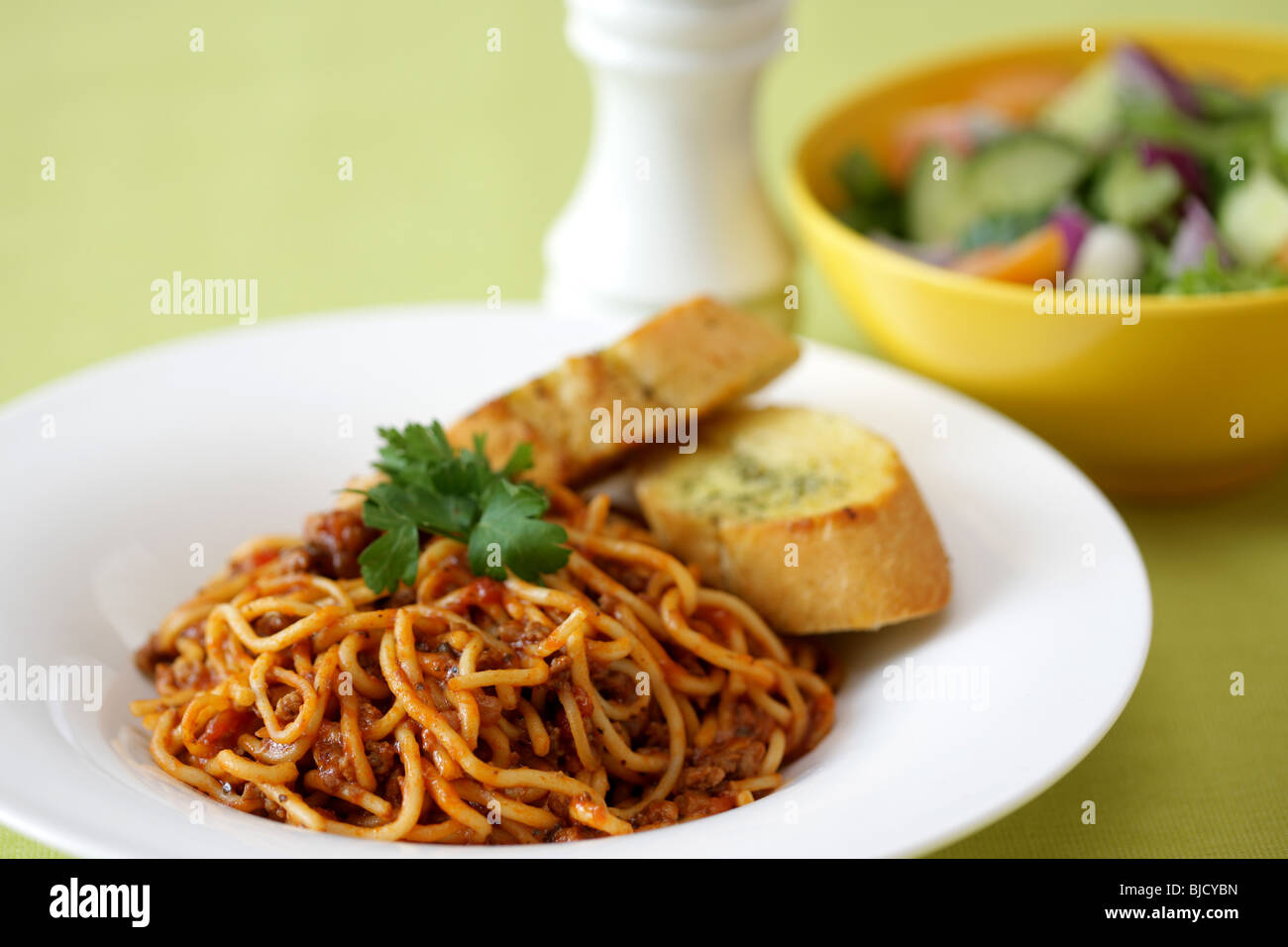 Spaghetti Bolognese with Garlic Bread Stock Photo Alamy