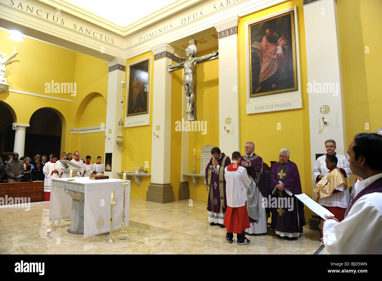 Mass at St Peters and St Pauls Catholic Church in Wolverhampton England Uk Stock Photo