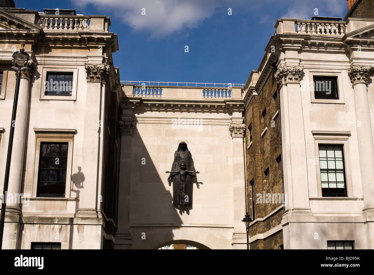 madonna-and-child-former-convent-of-the-holy-child-jesus-cavendish-BJD95K.jpg