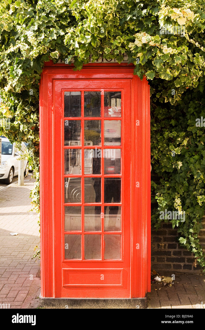 Old style red telephone box hi-res stock photography and images - Alamy