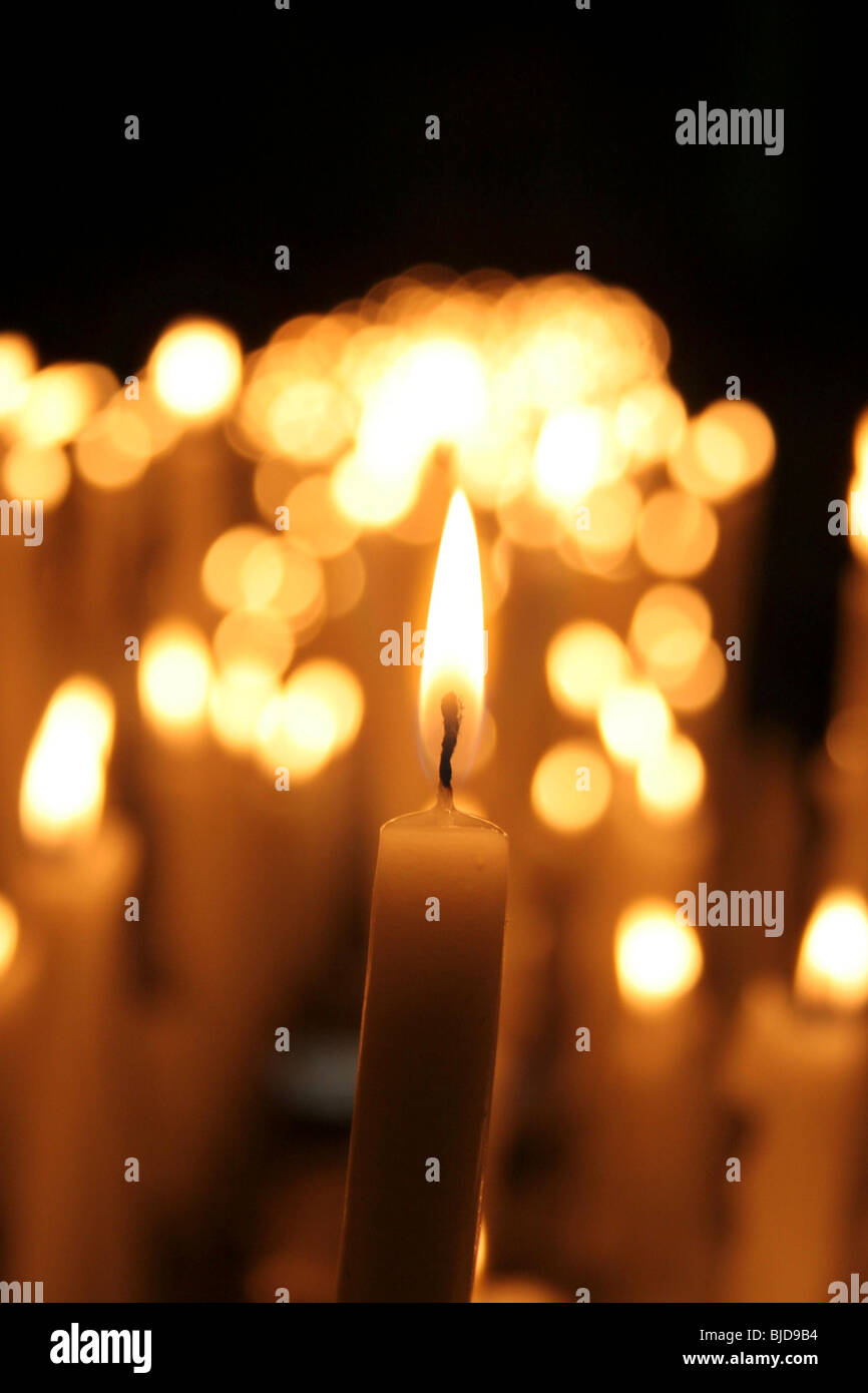 Prayer candles hires stock photography and images Alamy