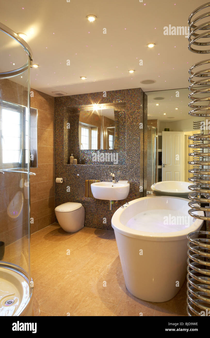 Picture of Penthouse bath hi-res stock photography and images - Alamy
