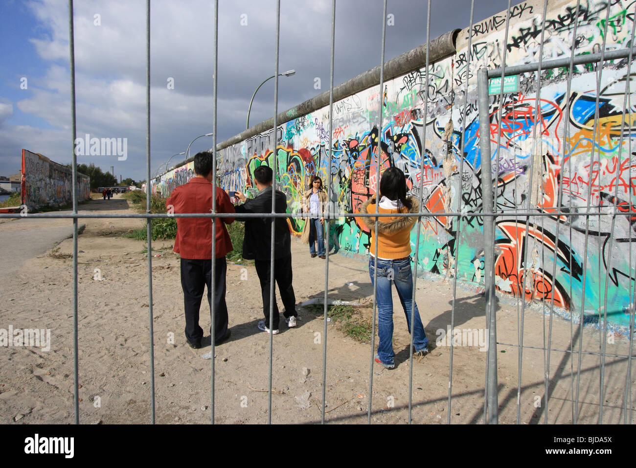 Parts of Berlin Wall with graffiti, Berlin, Germany Stock Photo Alamy