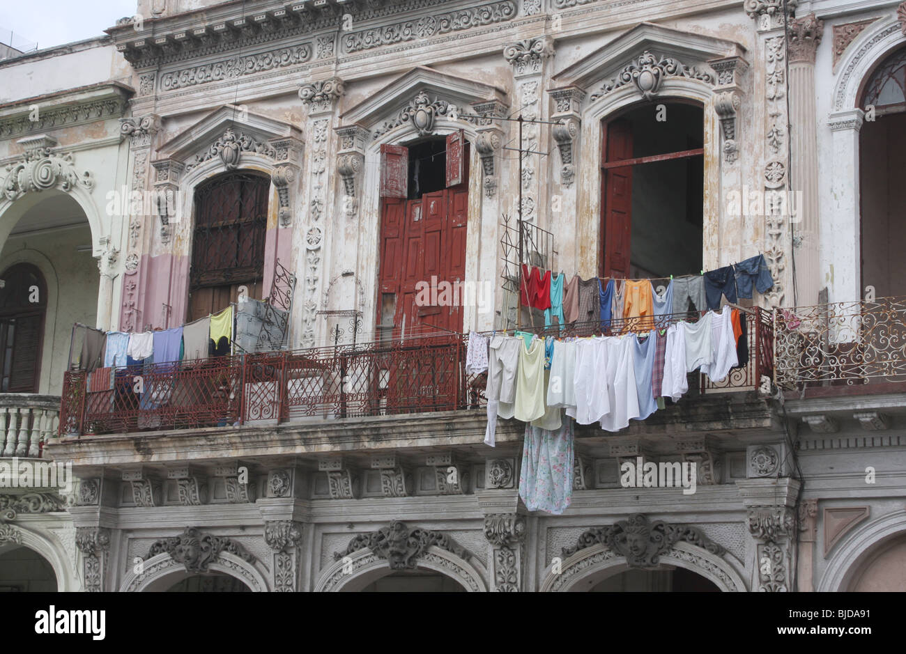 Washing line havana cuba hi-res stock photography and images - Alamy