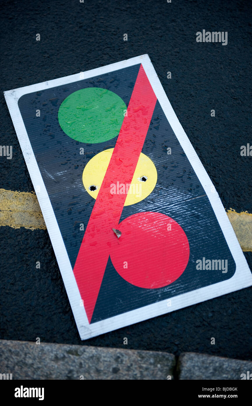 Traffic lights not working sign Stock Photo Alamy