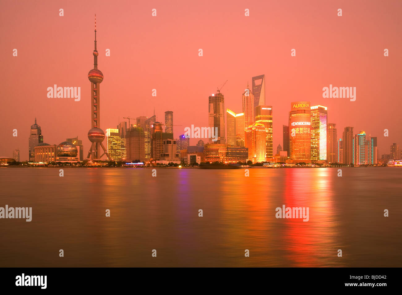 Shanghai city skyline modern hi-res stock photography and images - Alamy