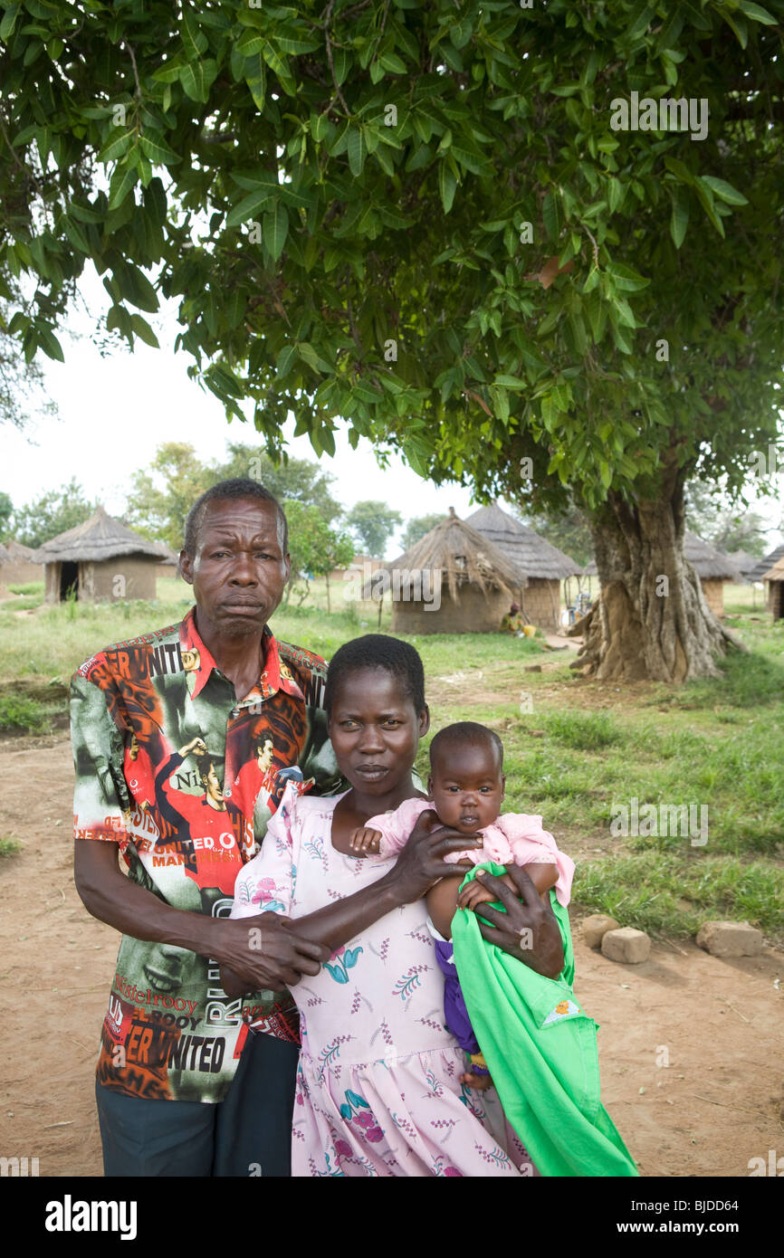 Poor african family hi-res stock photography and images - Alamy